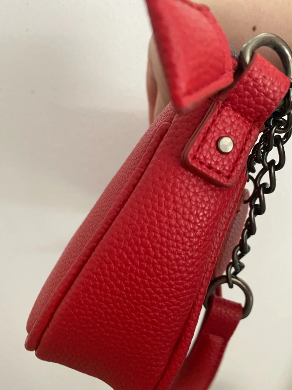 Red Women's Chain-Accent Shoulder Bag